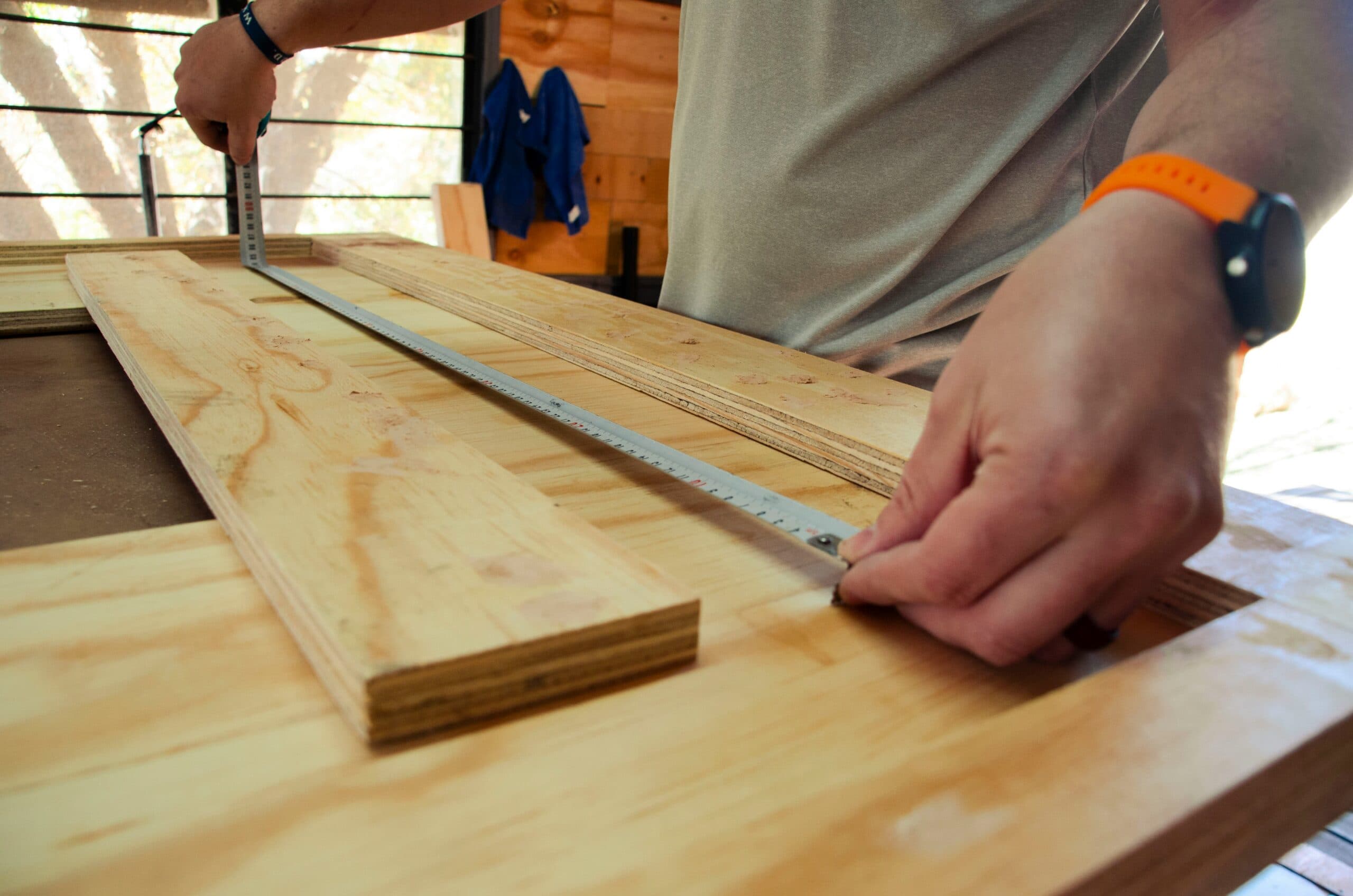 What’s the Difference Between a Carpenter and a Finish Carpenter?